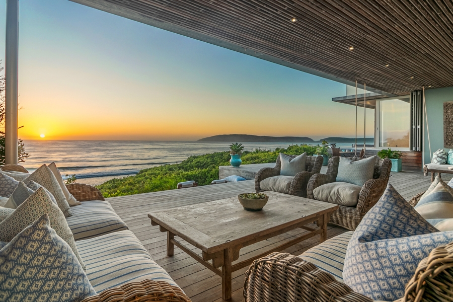 9 Bedroom Property for Sale in Beachy Head Western Cape